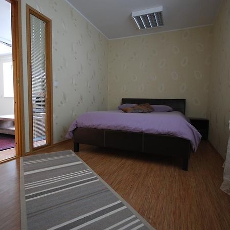 City Apartment Kuressaare Szoba fotó