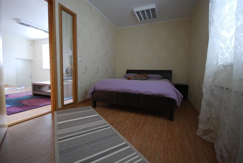 City Apartment Kuressaare Szoba fotó