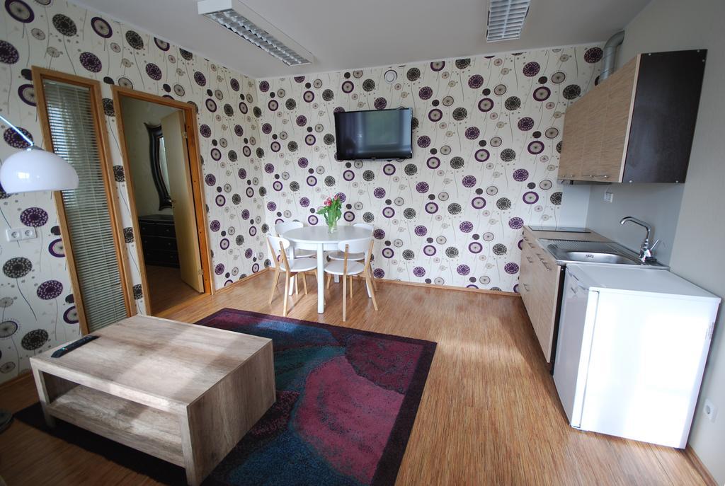 City Apartment Kuressaare Szoba fotó